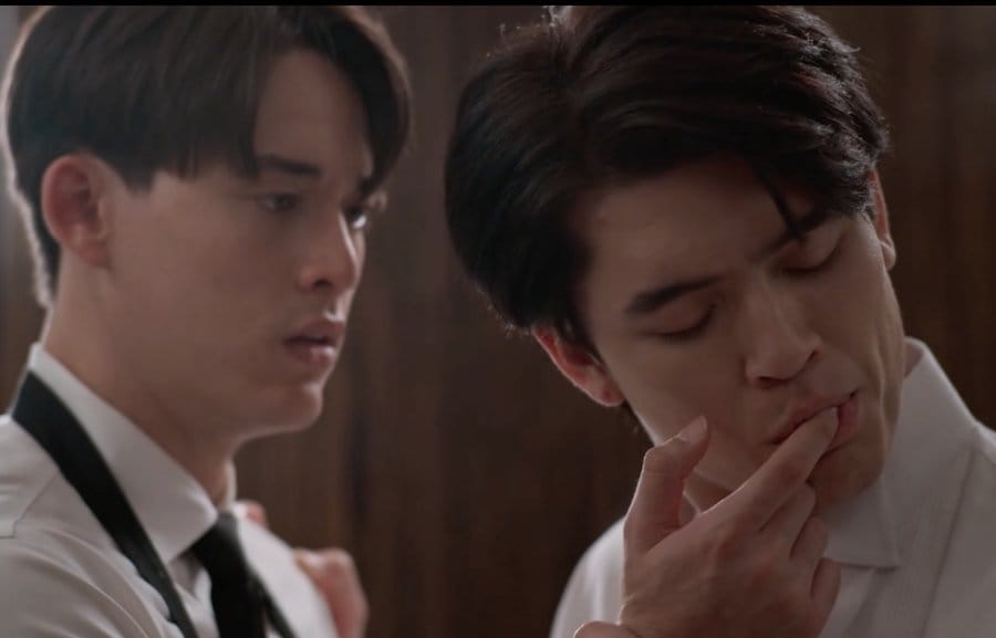 my gold blood-mark licking tongs  blood- boysloveinsider.com
