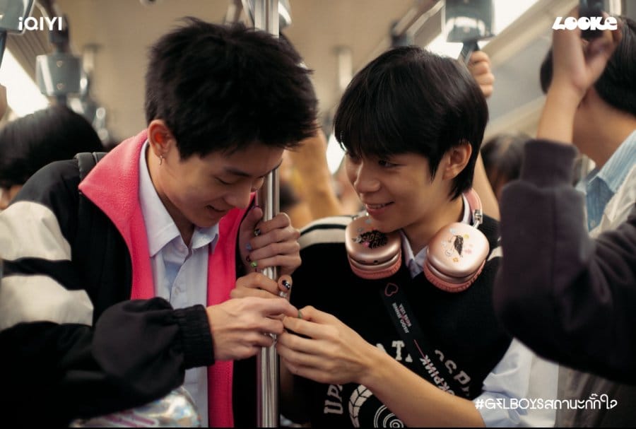 baabin with Fou4Mod in sky train (metro) in gelboys series