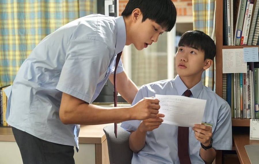 Heesu in Class 2