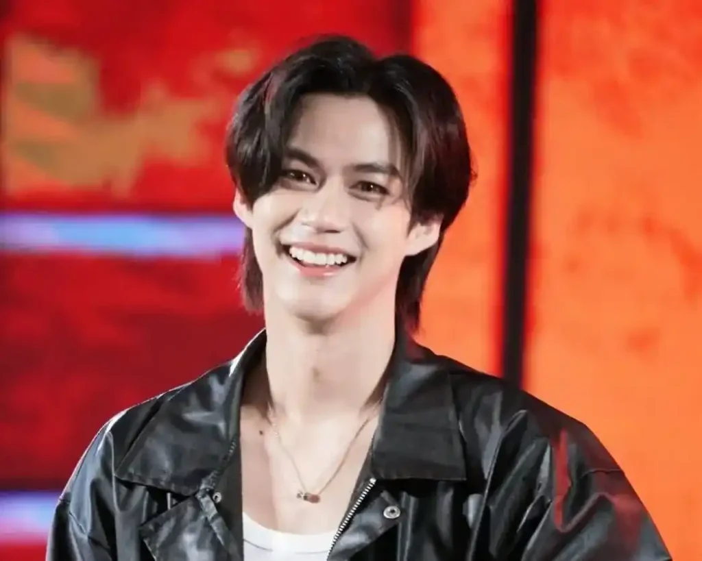 Oat Pasakorn Issues Apology After Controversial Remarks During Live Stream